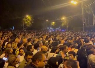 Ermenistan sokaklarında Paşinyan’ın istifa sesleri