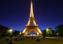 Avrupa’da enerji tasarruf tedbirleri; Eyfel Kulesi artık gece yarısından önce karanlığa gömülecek