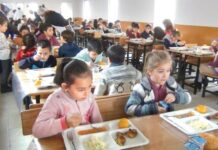 Bazı okullar okulların açılmasına sayılı günler kala yemek fiyatını 2 katına çıkardı!