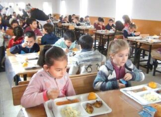 Bazı okullar okulların açılmasına sayılı günler kala yemek fiyatını 2 katına çıkardı!