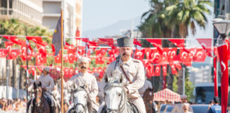 İzmir’de Tarihi 100. yıl kutlamaları başladı