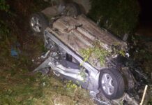 Araç şarampole uçtu, aynı aileden 4 kişi hayatını kaybetti!