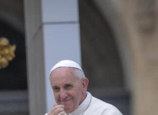 PAPA FRANCESCO RAHİP VE RAHİBELERİN BiLE PORNO iZLEMESiNDEN ŞiKAYETÇi!