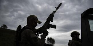 UKRAYNA ORDUSU İŞGAL ALTINDAKİ HERSON VE LUHANSK KENTİLERİNDE İLERLİYOR.