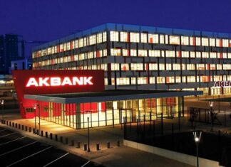 Akbank, mobil ve internet bankacılığında büyük problem: Taksitler iki defa çekildi, borçlar ikiye katlandı!