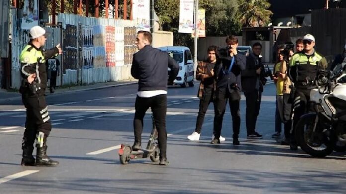 Fosforlu yelek giymeyen scooter kullanıcılarına ceza1
