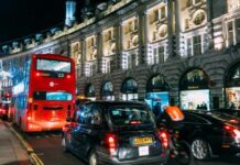 45 GÜNDE İKTİDAR NASIL GİTTİ? İNGİLTERE’DE 45 GÜNDE NELER YAŞANDI?