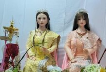 SEKS OYUNCAĞI ŞİŞME BEBEKLERLE ‘BUDİSTCİLİK’ OYNAMAK İSTEDİLER!