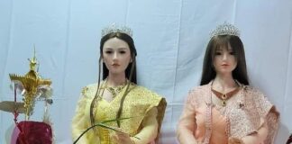 SEKS OYUNCAĞI ŞİŞME BEBEKLERLE ‘BUDİSTCİLİK’ OYNAMAK İSTEDİLER!