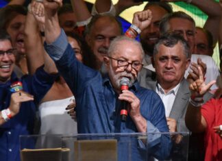 BREZİLYA’DA LUIZ INACIO LULA DA SILVA DEVLET BAŞKANI SEÇİLDİ