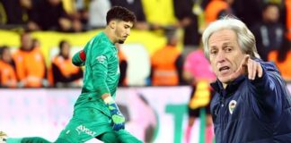 Jesus’tan taraftara Altay Bayındır ültimatomu: ‘Ona gösterilen tepkiler, bana gösterilmiştir. Böyle bir ortamda olmam!’