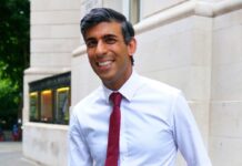 İNGİLTERE BAŞBAKANI : TARIHİNİN EN GENÇ VE İLK HİNT KÖKENLİ LİDERİ