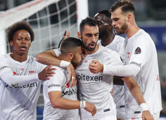 Sivasspor sezonun ilk galibiyetini Başakşehir deplamanında aldı, zirve el değiştirdi