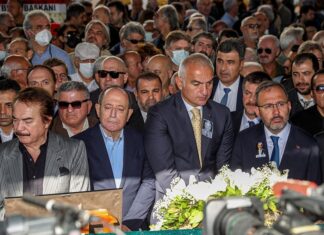 HALİT KIVANÇ’IN OĞLUNDAN CENAZEYE KATILANLARLA İLGİLİ; “BAZILARININ VARLIĞINI SONRADAN ÖĞRENDİK ! YAHU NE AYIP!”