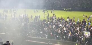 OLMAZ OLSUN BÖYLE SPOR! FUTBOL MAÇINDA EN AZ 174 KİŞİ ÖLDÜ, YÜZLERCE YARALI!