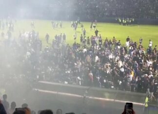 OLMAZ OLSUN BÖYLE SPOR! FUTBOL MAÇINDA EN AZ 174 KİŞİ ÖLDÜ, YÜZLERCE YARALI!