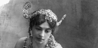 DİJİTAL MATA HARİ, RUS ASKERLERİ FLÖRT OYUNUYLA TUZAĞINA ÇEKTİ!