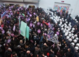Kadınlar, özgürce ‘KADINA ŞİDDETE HAYIR’ diyemedi!