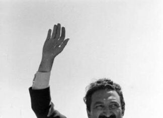 📷Eski Başbakan Bülent Ecevit vefatının 14. yıl dönümünde anılıyor.
