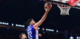 Anadolu Efes, Barcelona’yı devirdi