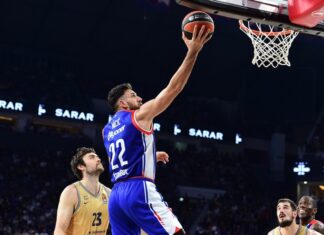 Anadolu Efes, Barcelona’yı devirdi