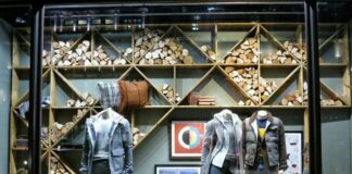 Markalar, giyim alışverişi son 4 ayın en düşük seviyesine gerileyince, indirimleri erkene aldı