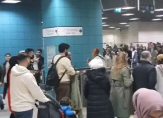 ‘Acil bir durum sebebiyle tüm yolcuların peronları derhal terk etmeleri gerekmektedir’… Böyle anons olur mu?