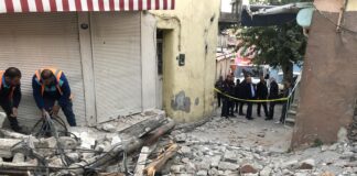 İzmirliler gece uyumadı: 4,9 büyüklüğünde deprem ve 13 artçı sarsıntı!