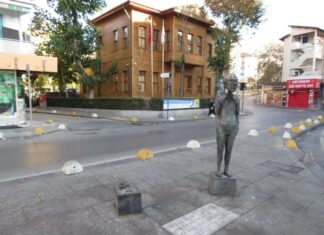 Kadıköy Karikatür Evi’ne saldırıda bulunuldu