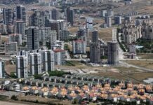 Türkiye’de konut satışları ekim ayında bir önceki yılın aynı ayına göre yüzde 25,3 azaldı.