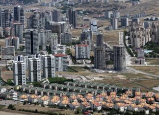 Türkiye’de konut satışları ekim ayında bir önceki yılın aynı ayına göre yüzde 25,3 azaldı.