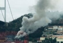 Anadolu Hisarı’nda yangın çıktı; Duman İstanbul Boğazı’nda birçok noktada görülüyor.