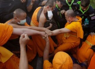 Tayland’da bir budist tapınağındaki din adamları uyuşturucudan gözaltına alındı; Tapınak rahipsiz kaldı