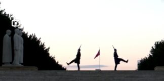 MSB’den, Anıtkabir’in yorulmaz koruyucuları “saygı nöbetçileri” paylaşımı