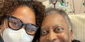 Kanser tedavisi gören Pele, hastaneye kaldırıldı.