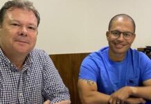 Alex de Souza yeni takımıyla imzaladı