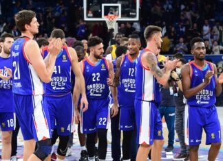 Anadolu Efes, Bologna deplasmanında