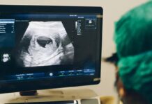 Bu bir ilk; Bebek doğmadan ana rahminde tedavi edildi