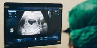 Bu bir ilk; Bebek doğmadan ana rahminde tedavi edildi