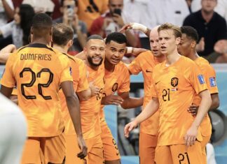 Hollanda grup lideri olarak son 16’da