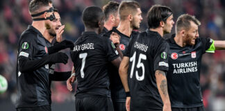 Sivasspor son 16 biletini kaptı