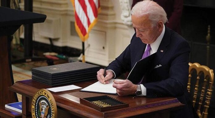 Biden, eşcinsel evlilikleri yasal güvence altına alan ‘Evliliğe Saygı’ başlıklı yasayı imzaladı.