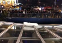 Beşiktaş Bebek Arnavutköy Caddesi’nde restoranın olduğu iskele çöktü denize düşenler var