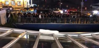 Beşiktaş Bebek Arnavutköy Caddesi’nde restoranın olduğu iskele çöktü denize düşenler var