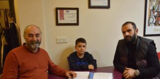 7 yaşındaki oğluyla sorununu çözemeyince ara bulucu devreye girdi; Sözleşme imzalandı!