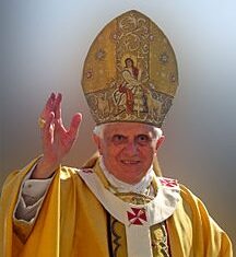 Vatikan, eski Papa 16. Benedictus’un öldüğünü duyurdu.