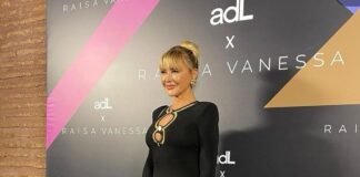 Reklamda son aşama! İş kadını Aslı Şen Kabe’nin önünden sattığı ürünün reklamını yaptı!