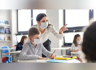 “Toplu ortamlarda, toplu taşımalarda, sınıflarda kesinlikle maske kullanılmalı”