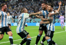 Messi’nin hayali sürüyor. Avusturalya’yı yıkan Arjantin çeyrek finalde