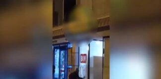 📽️Antalya’da BİM marketlerine saldırı: Maskeli kişiler, kaldırım taşlarıyla BİM marketlerinin camlarını indirdi